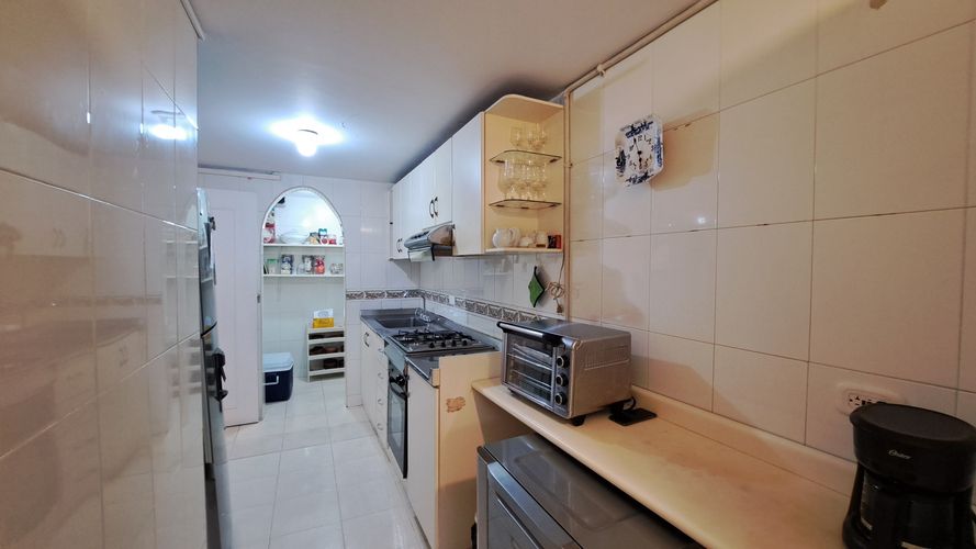 Apartamento de 3 alcobas en venta en Santa Barbara, Bogotá, 125 m² · foto 2 de 24