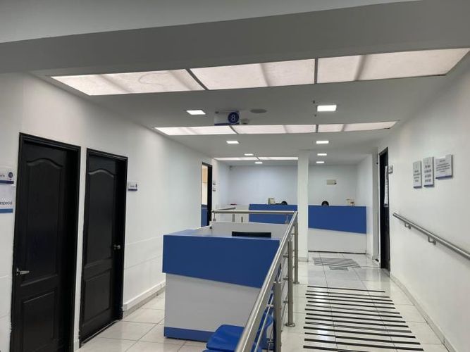 Casa de 14 alcobas en venta en Santa Barbara, Bogotá, 675 m² · foto 2 de 20