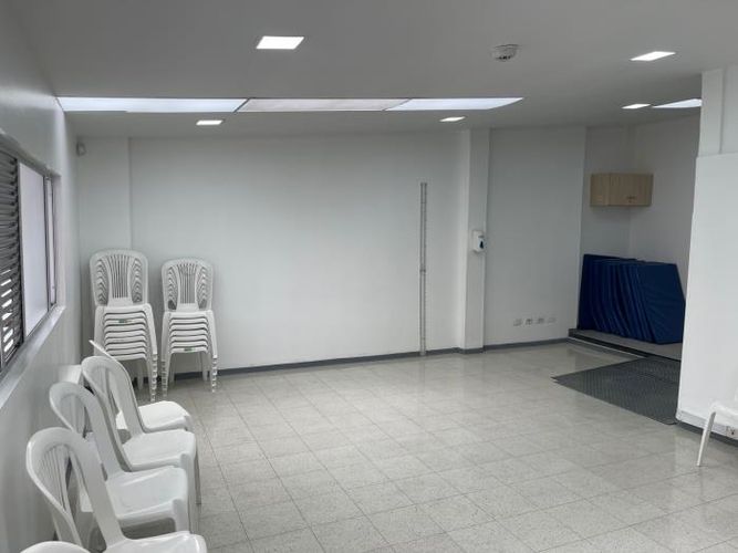 Casa de 14 alcobas en venta en Santa Barbara, Bogotá, 675 m² · foto 4 de 20