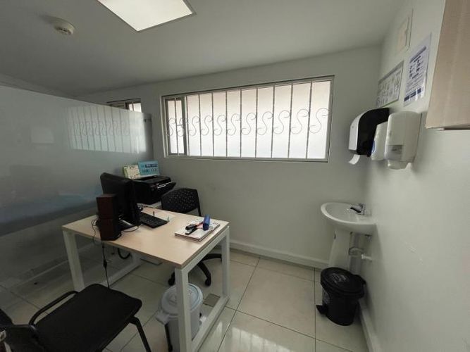 Casa de 14 alcobas en venta en Santa Barbara, Bogotá, 675 m² · foto 6 de 20
