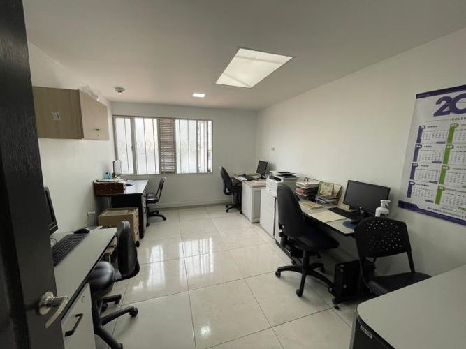 Casa de 14 alcobas en venta en Santa Barbara, Bogotá, 675 m² · foto 7 de 20