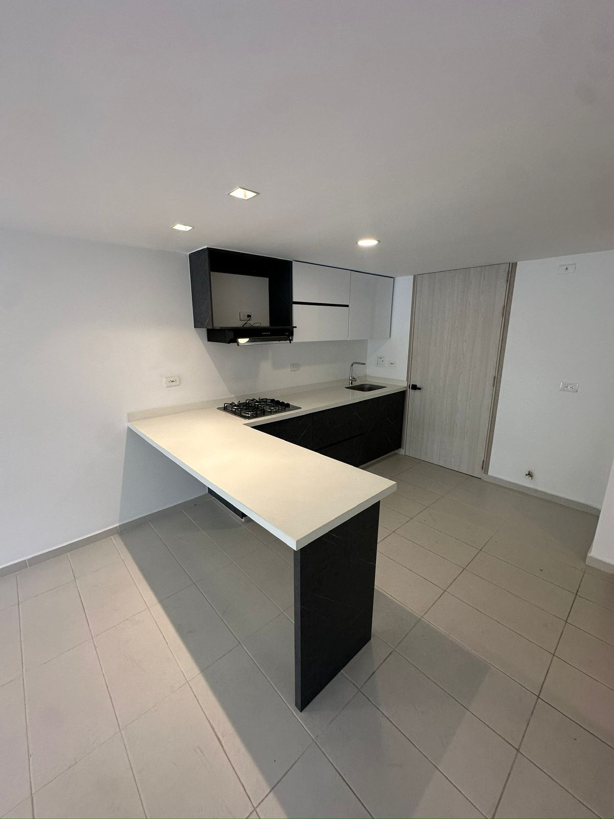 Apartamento en venta en Pinares, Pereira · foto 5 de 13