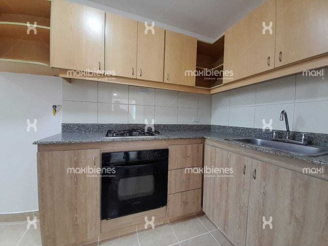 Apartamento de 3 alcobas en arriendo en Los Balsos, Medellín, 94 m² · foto 2 de 21