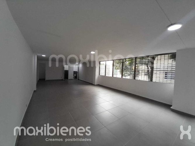 Local en arriendo en Manila, Medellín, 100 m² · foto 2 de 11
