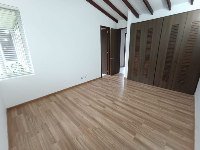 Casa de 5 alcobas en venta en Loma Del Escobero, Envigado, 400 m² · foto 6 de 24