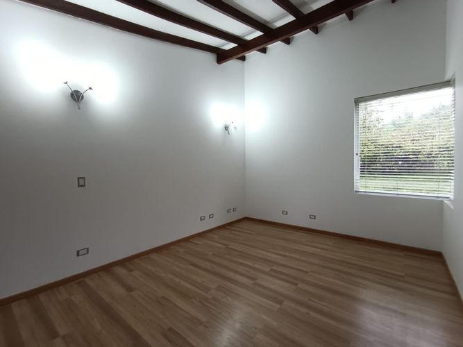 Casa de 5 alcobas en venta en Loma Del Escobero, Envigado, 400 m² · foto 7 de 24