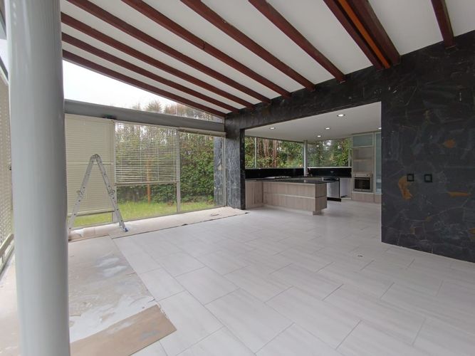 Casa de 5 alcobas en venta en Loma Del Escobero, Envigado, 400 m² · foto 23 de 24