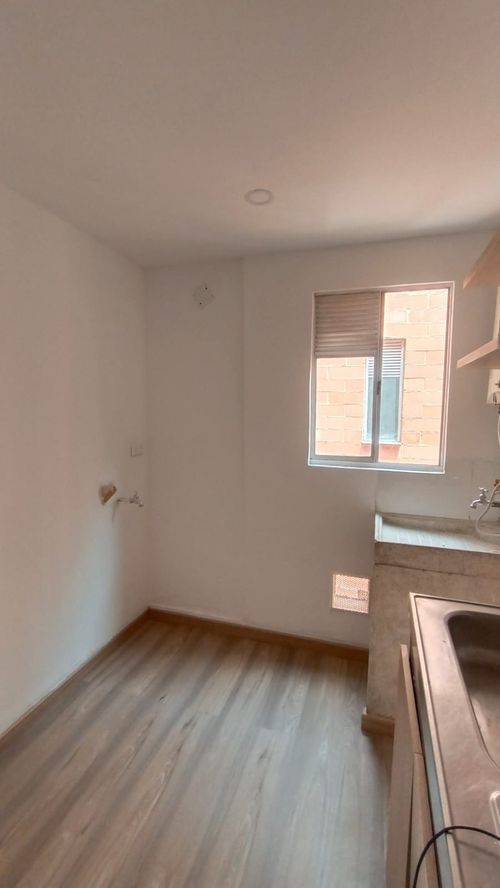 Apartamento de 3 alcobas en venta en Conjunto Residencial Redil Hacienda Casablanca, Madrid, 57 m² · foto 5 de 16