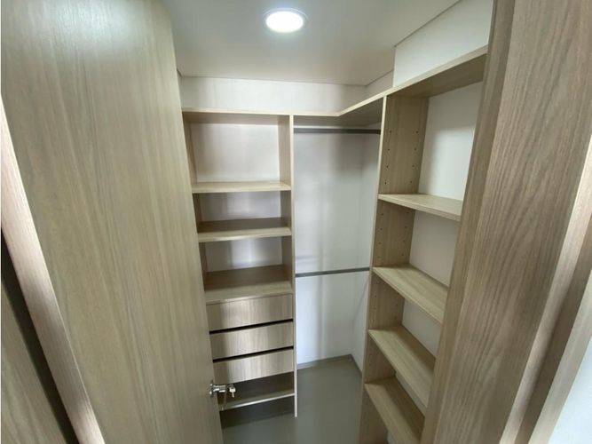 Apartamento de 2 alcobas en venta en Bellavista Occidente, Marinilla, 65 m² · foto 3 de 11