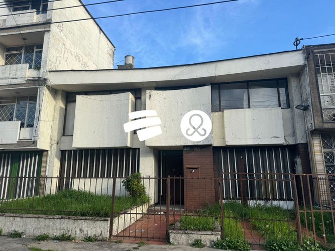 Casa de 3 alcobas en venta en Industrial Centenario, Bogotá, 200 m² · foto 2 de 24