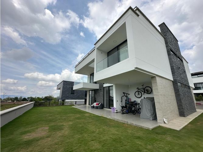 Casa de 4 alcobas en venta en Ruitoque Alto, Floridablanca, 340 m² · foto 3 de 24