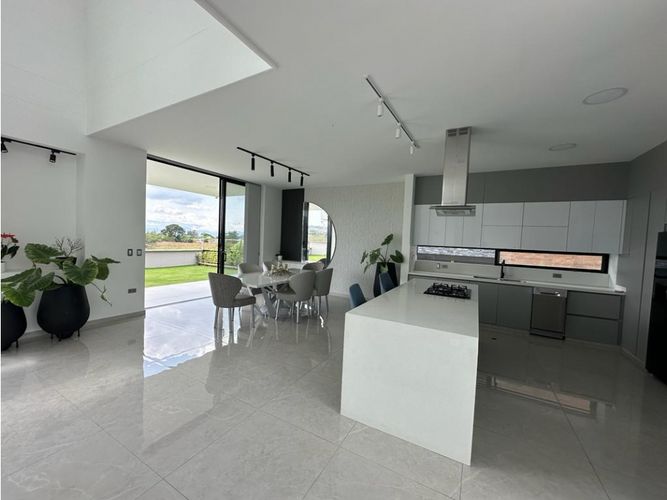 Casa de 4 alcobas en venta en Ruitoque Alto, Floridablanca, 340 m² · foto 4 de 24