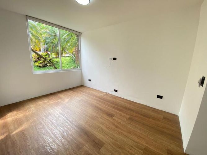 Casa de 5 alcobas en arriendo en Loma Benedictinos, Envigado, 336 m² · foto 8 de 24