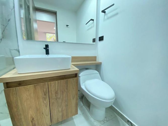 Casa de 5 alcobas en arriendo en Loma Benedictinos, Envigado, 336 m² · foto 20 de 24