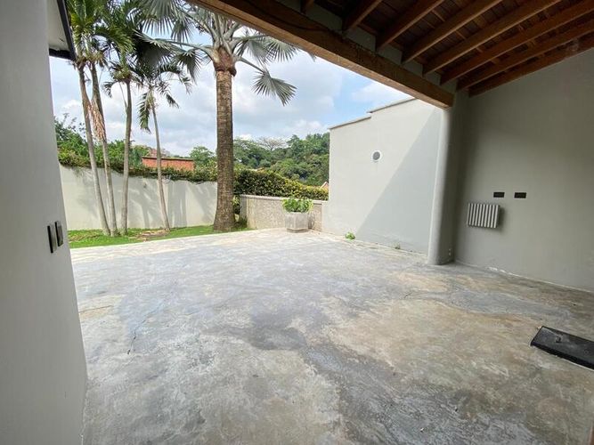 Casa de 5 alcobas en arriendo en Loma Benedictinos, Envigado, 336 m² · foto 21 de 24