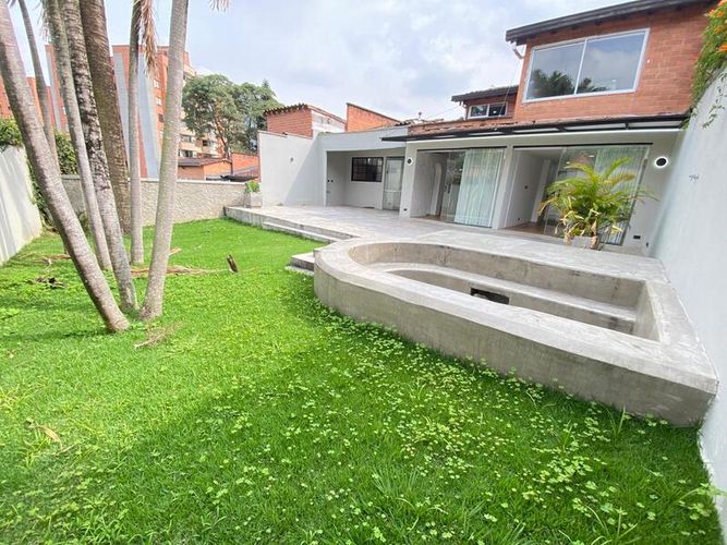 Casa de 5 alcobas en arriendo en Loma Benedictinos, Envigado, 336 m² · foto 24 de 24
