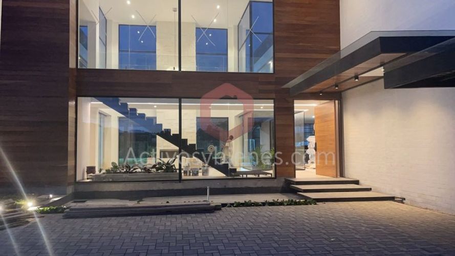 Casa de 6 alcobas en venta en Llano Grande, Rionegro · foto 2 de 17