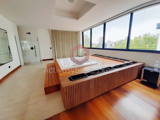 Casa de 6 alcobas en venta en Llano Grande, Rionegro · foto 9 de 17