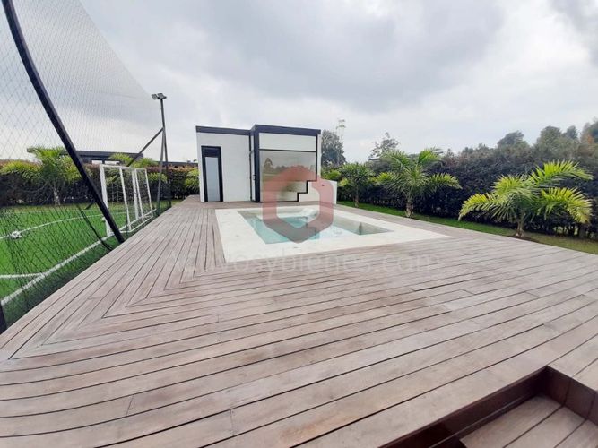 Casa de 6 alcobas en venta en Llano Grande, Rionegro · foto 16 de 17