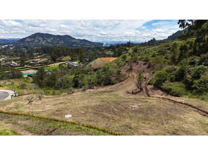 Lote en venta en La Ceja, 3678 m² · foto 4 de 13