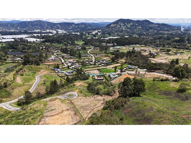 Lote en venta en La Ceja, 3678 m² · foto 6 de 13