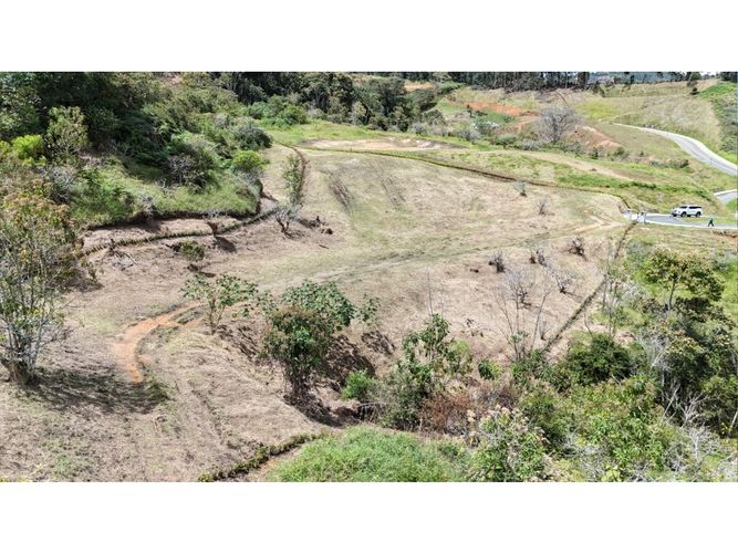 Lote en venta en La Ceja, 3678 m² · foto 8 de 13