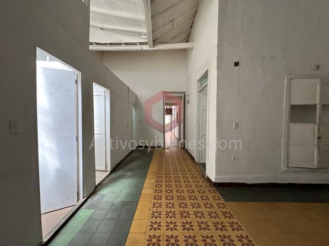 Casa de 12 alcobas en venta en El Danubio, Medellín, 496 m² · foto 5 de 24