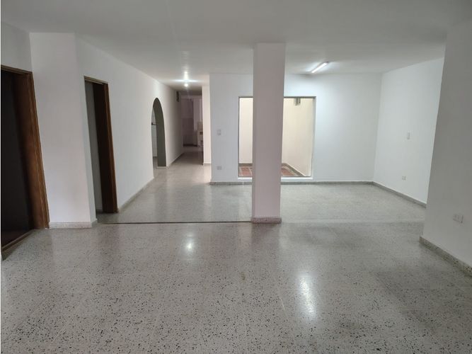 Apartaestudio en arriendo en Simon Bolivar, Medellín, 180 m² · foto 2 de 20