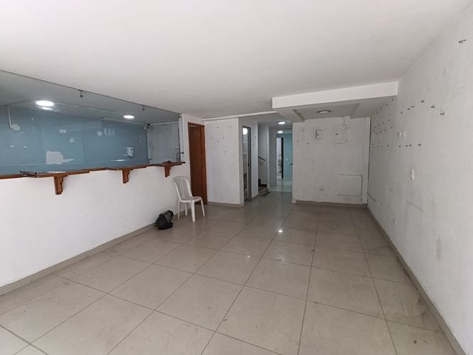Edificio en arriendo en Laureles, Medellín, 538 m² · foto 2 de 20
