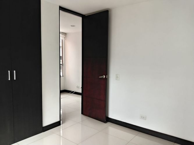 Apartamento de 3 alcobas en arriendo en El Poblado, Medellín, 130 m² · foto 8 de 20