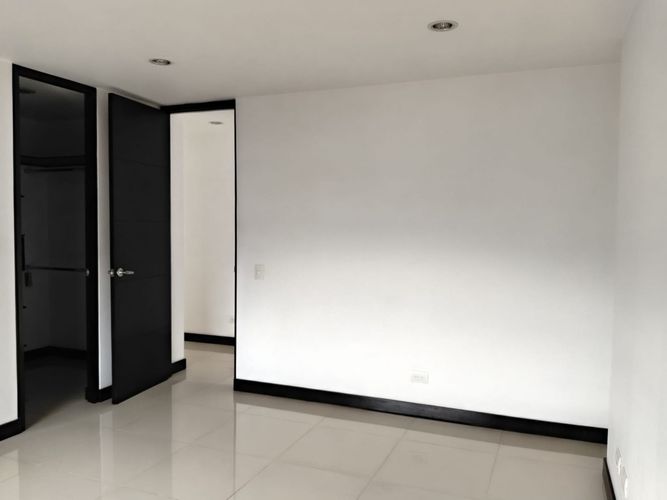Apartamento de 3 alcobas en arriendo en El Poblado, Medellín, 130 m² · foto 16 de 20