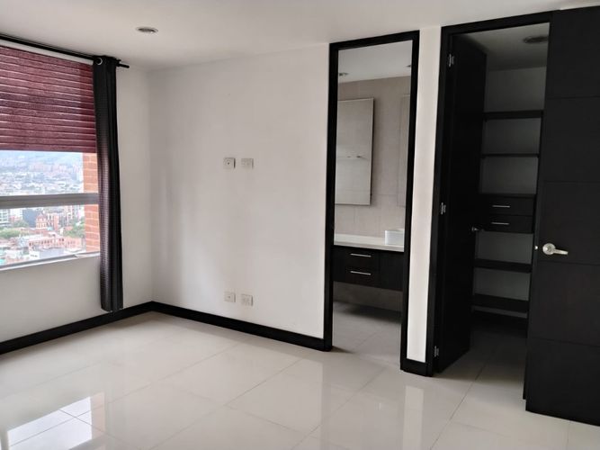Apartamento de 3 alcobas en arriendo en El Poblado, Medellín, 130 m² · foto 17 de 20