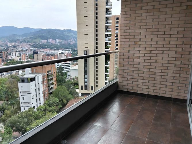 Apartamento de 3 alcobas en arriendo en El Poblado, Medellín, 130 m² · foto 20 de 20