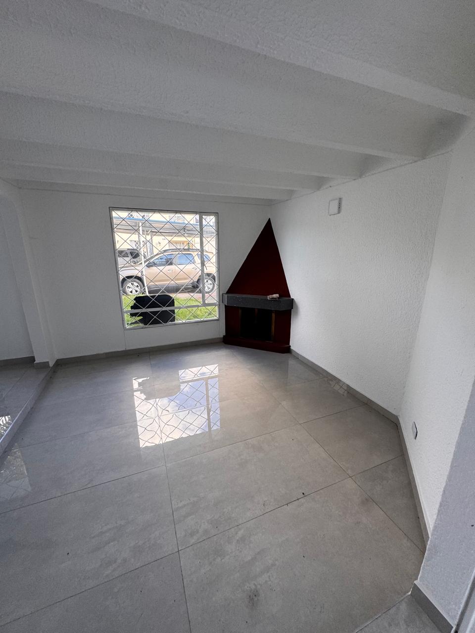 Casa en venta en Villa Del Prado, Bogotá · foto 2 de 24