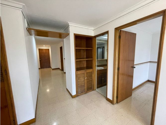 Apartamento de 2 alcobas en venta en La Gloria, Envigado, 107 m² · foto 10 de 12