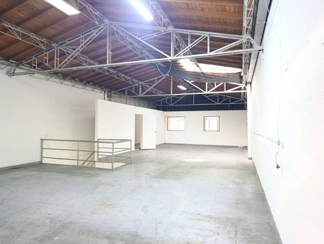 Bodega en arriendo en Colombia, Medellín, 350 m² · foto 4 de 13