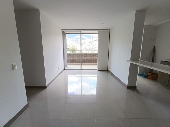 Apartamento de 3 alcobas en arriendo en Camino Verde, Envigado, 85 m² · foto 5 de 14