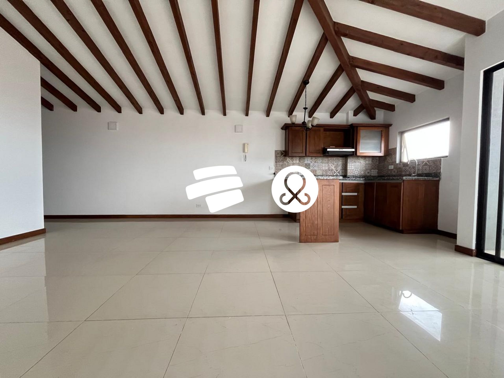 Apartamento de 2 alcobas en venta en El Carmen De Viboral, El Carmen de Viboral, 67 m² · foto 2 de 12