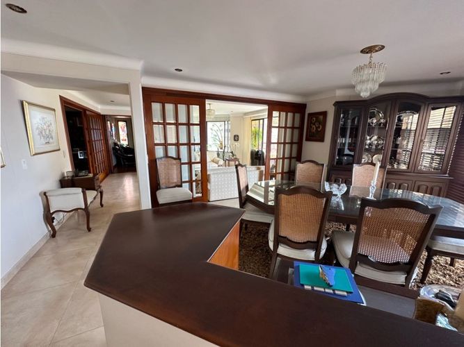 Apartamento de 3 alcobas en venta en Cabecera Del Llano, Bucaramanga, 206 m² · foto 2 de 17
