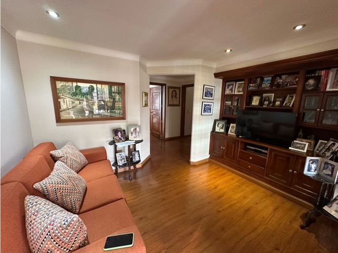 Apartamento de 3 alcobas en venta en Cabecera Del Llano, Bucaramanga, 206 m² · foto 8 de 17