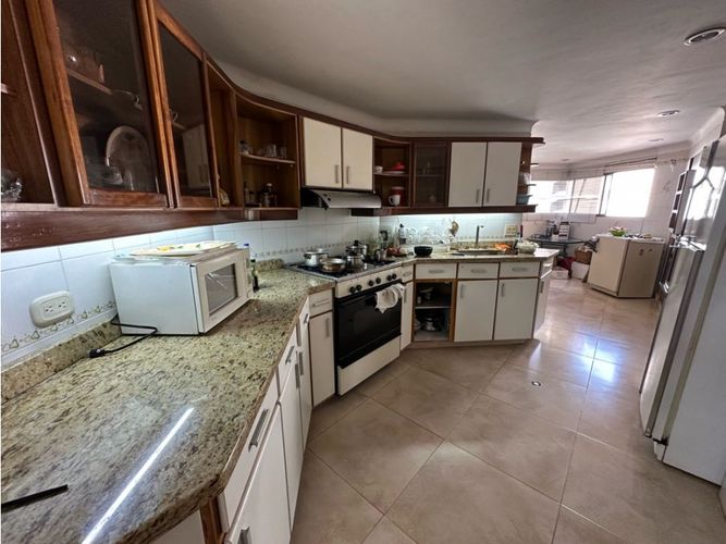 Apartamento de 3 alcobas en venta en Cabecera Del Llano, Bucaramanga, 206 m² · foto 12 de 17