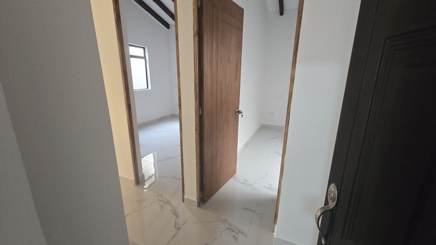 Apartamento de 3 alcobas en venta en El Carmen De Viboral, El Carmen de Viboral, 82 m² · foto 2 de 9