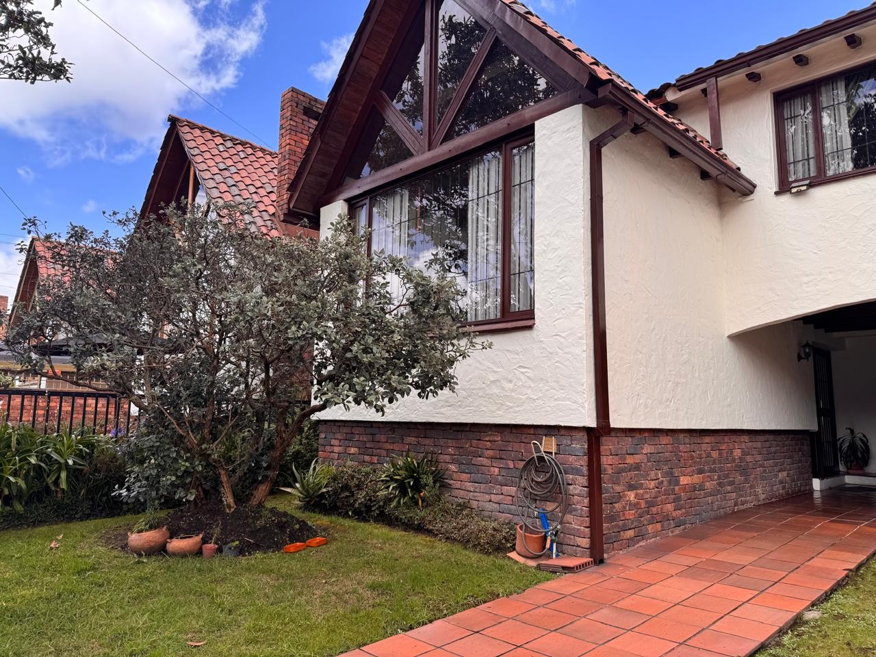 Casa en venta en Colina Campestre, Bogotá · foto 2 de 14