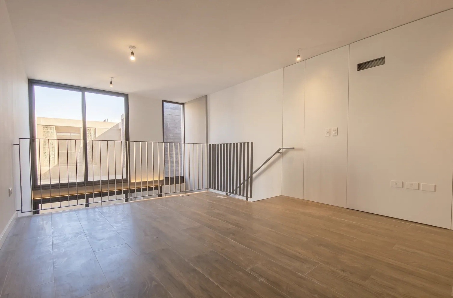 ALQUILER EN PUNTA CARRETAS, LOFT MODERNO DE 1 DORMITORIO, TERRAZA COMUN CON PARRILLERO, GASTOS COMUNES BAJOS · Foto 3