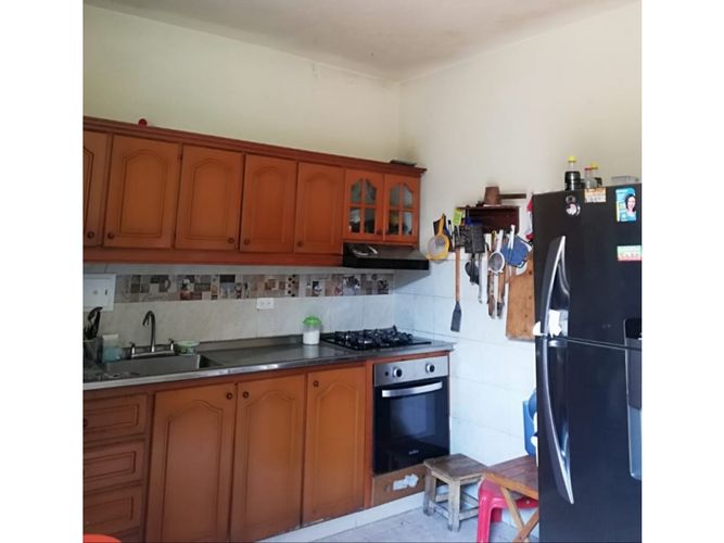 Casa de 10 alcobas en venta en Garcia Rovira, Bucaramanga, 260 m² · foto 7 de 18