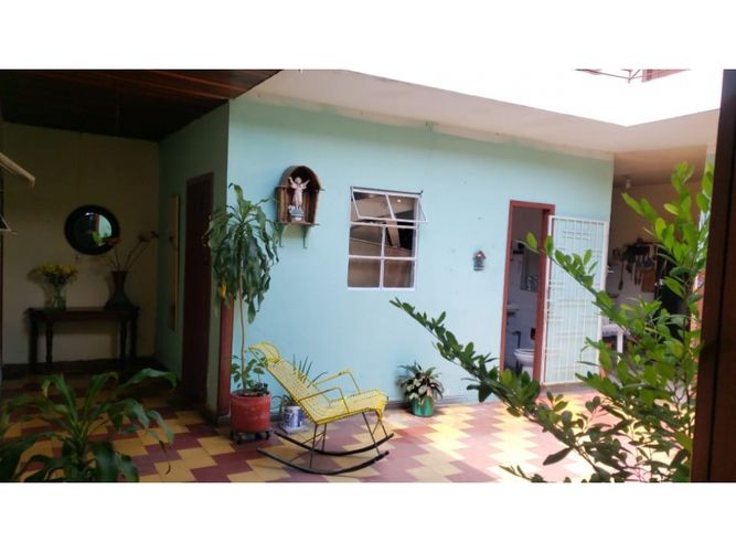 Casa de 10 alcobas en venta en Garcia Rovira, Bucaramanga, 260 m² · foto 8 de 18