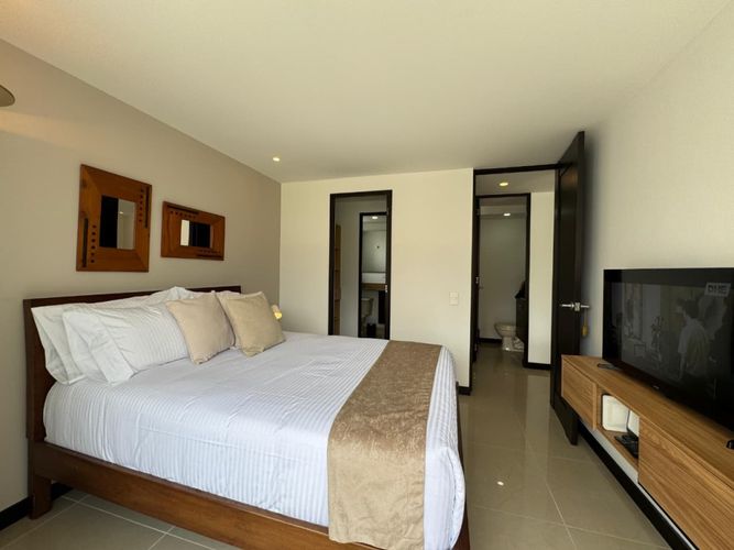 Apartaestudio en arriendo en El Poblado, Medellín, 50 m² · foto 3 de 16
