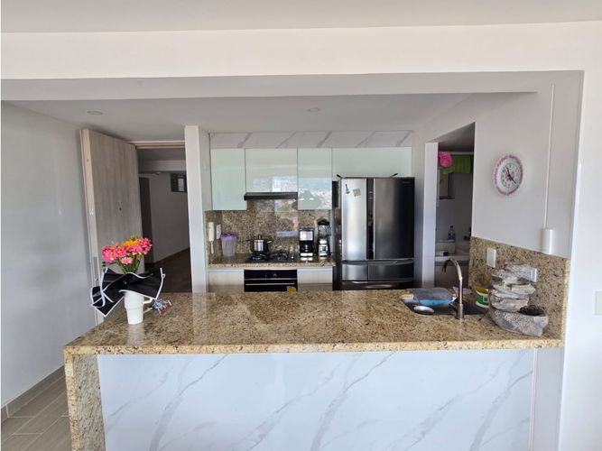 Apartamento de 3 alcobas en venta en Granjas De Provenza, Bucaramanga, 89 m² · foto 5 de 16
