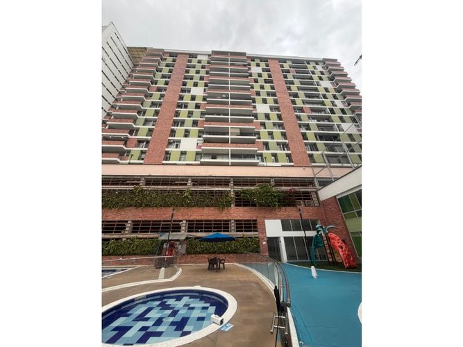 Apartamento de 3 alcobas en venta en Galvisia, Floridablanca, 98 m² · foto 2 de 21