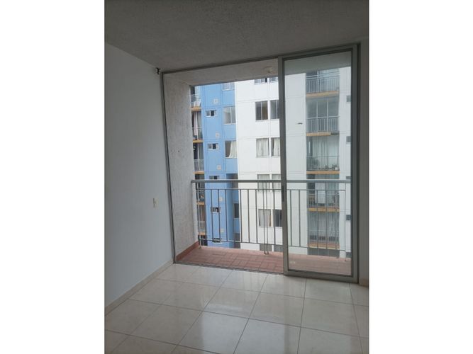 Apartamento de 3 alcobas en venta en Quintas Del Campestre, Girón, 56 m² · foto 2 de 20